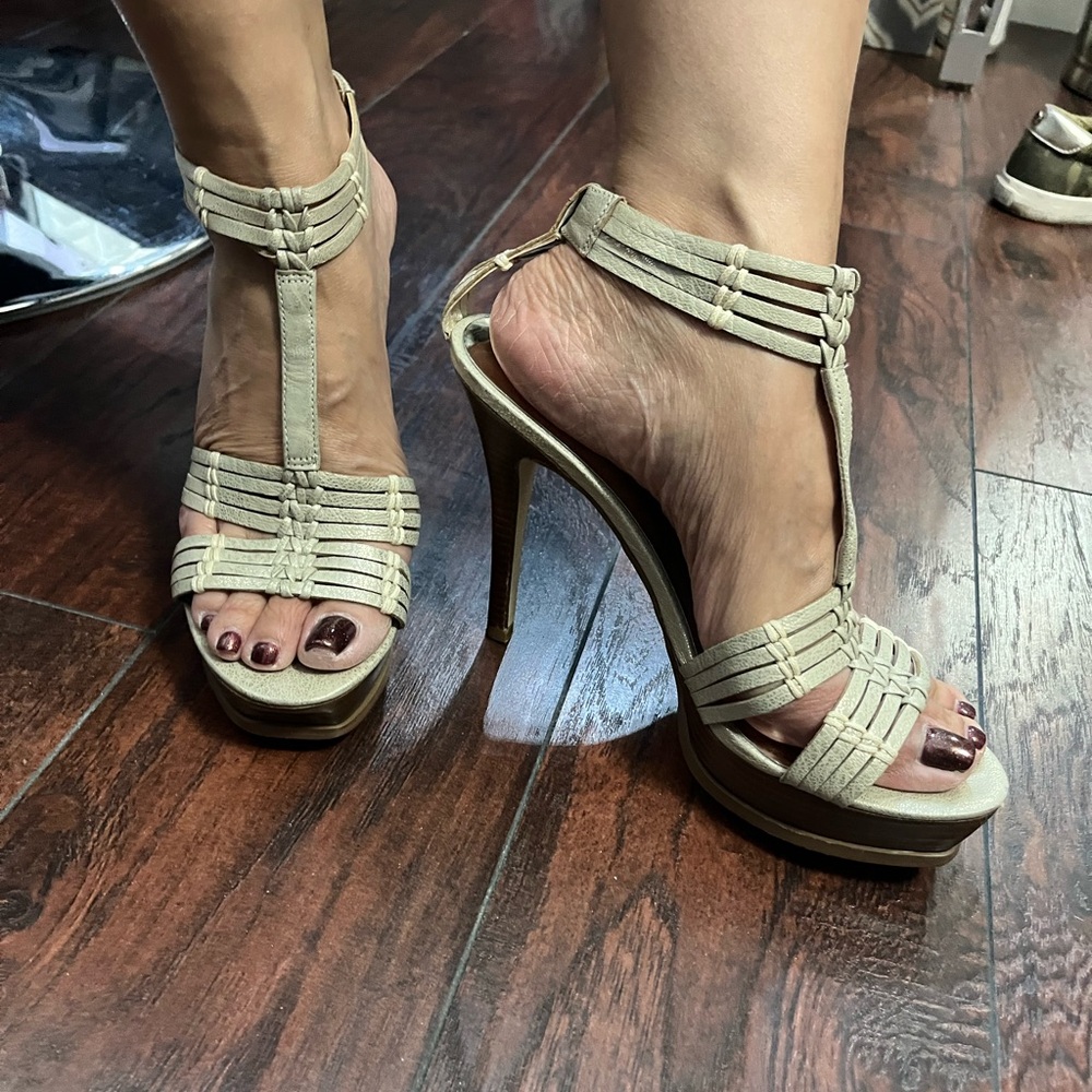GUESS by Marciano Elegant champagne High Heel Sandals